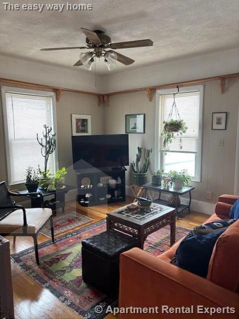 2 bed, 1 bath apartment for rent at 14 Virginia St, Sullivan Square — photo 5 of 21