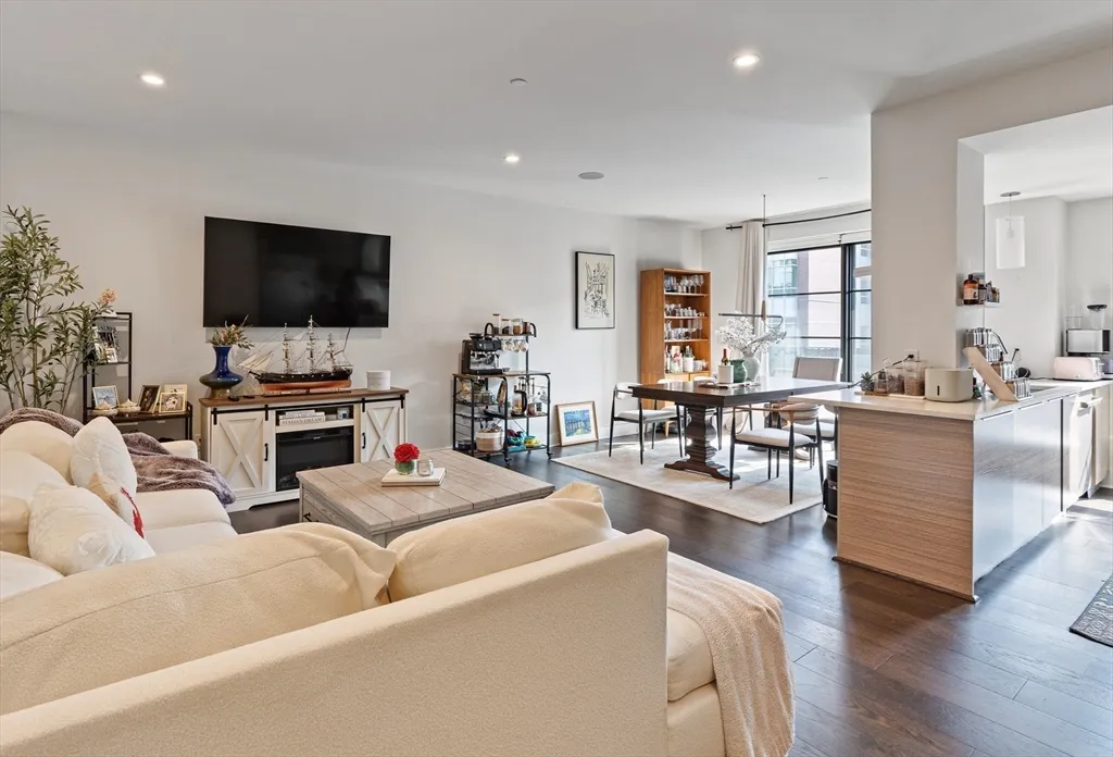 2 bed, 2 bath apartment for rent at 14 West Broadway Unit 307, South Boston — photo 3 of 16