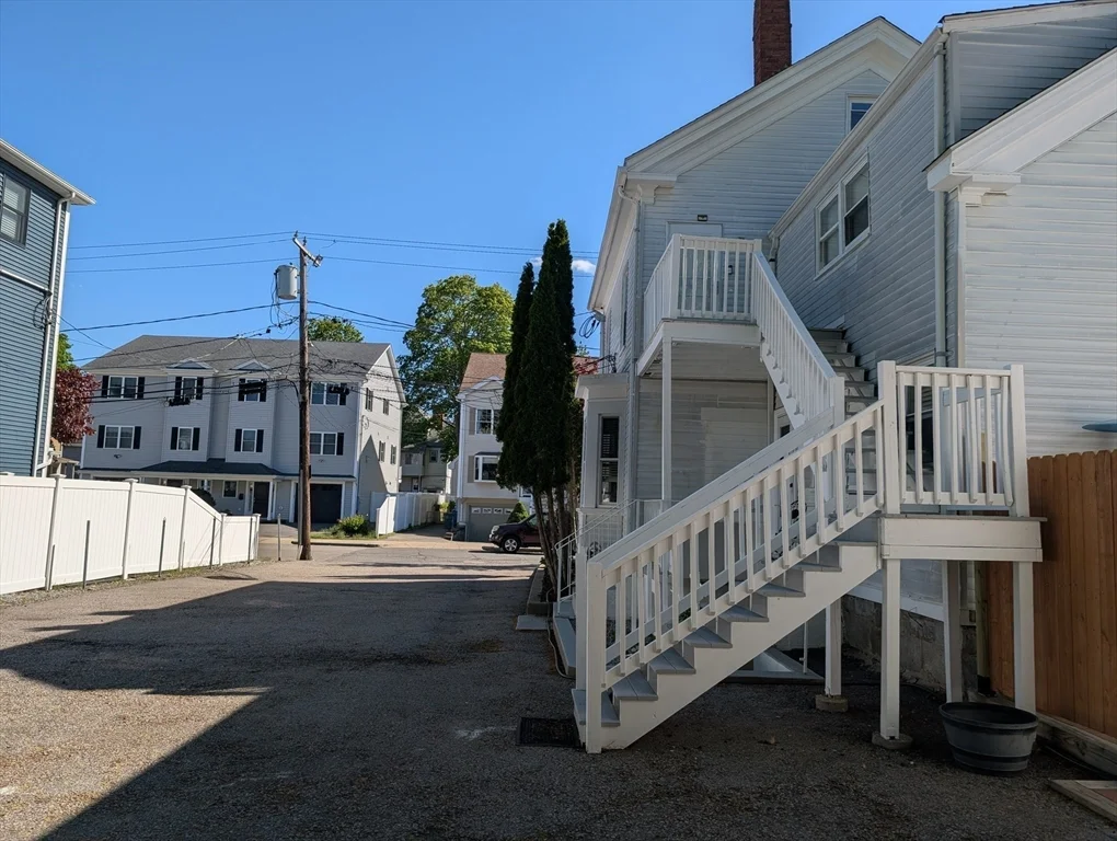 2 bed, 1 bath apartment for rent at 14 Wadsworth Ave Unit 2, South Waltham — photo 3 of 14