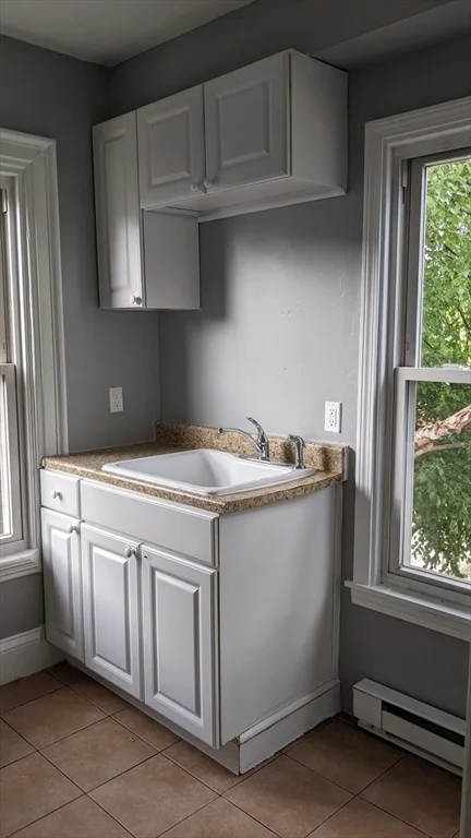 2 bed, 1 bath apartment for rent at 14 Wadsworth Ave Unit 2, South Waltham — photo 6 of 14