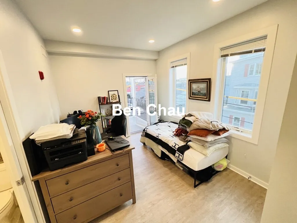 2 bed, 2 bath apartment for rent at 14 Ward St Unit 102B, Ward Two — photo 8 of 12