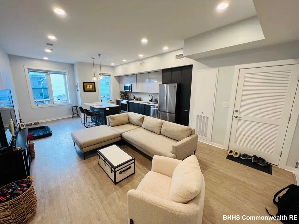 2 bed, 2 bath apartment for rent at 14 Ward St Unit 303, Ward Two — photo 20 of 36