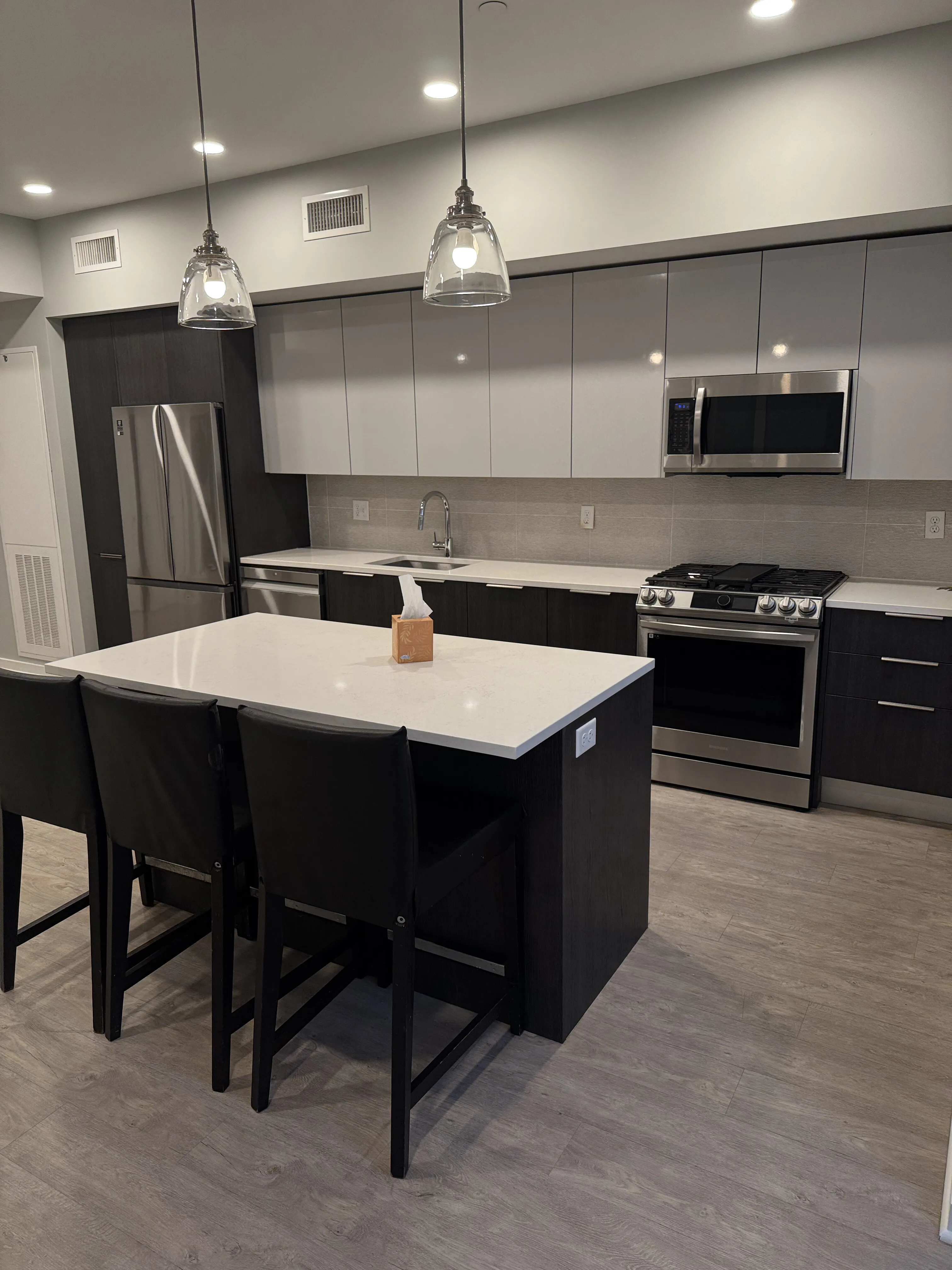 2 bed, 2 bath apartment for rent at 14 Ward St Unit 303, Ward Two — photo 2 of 36