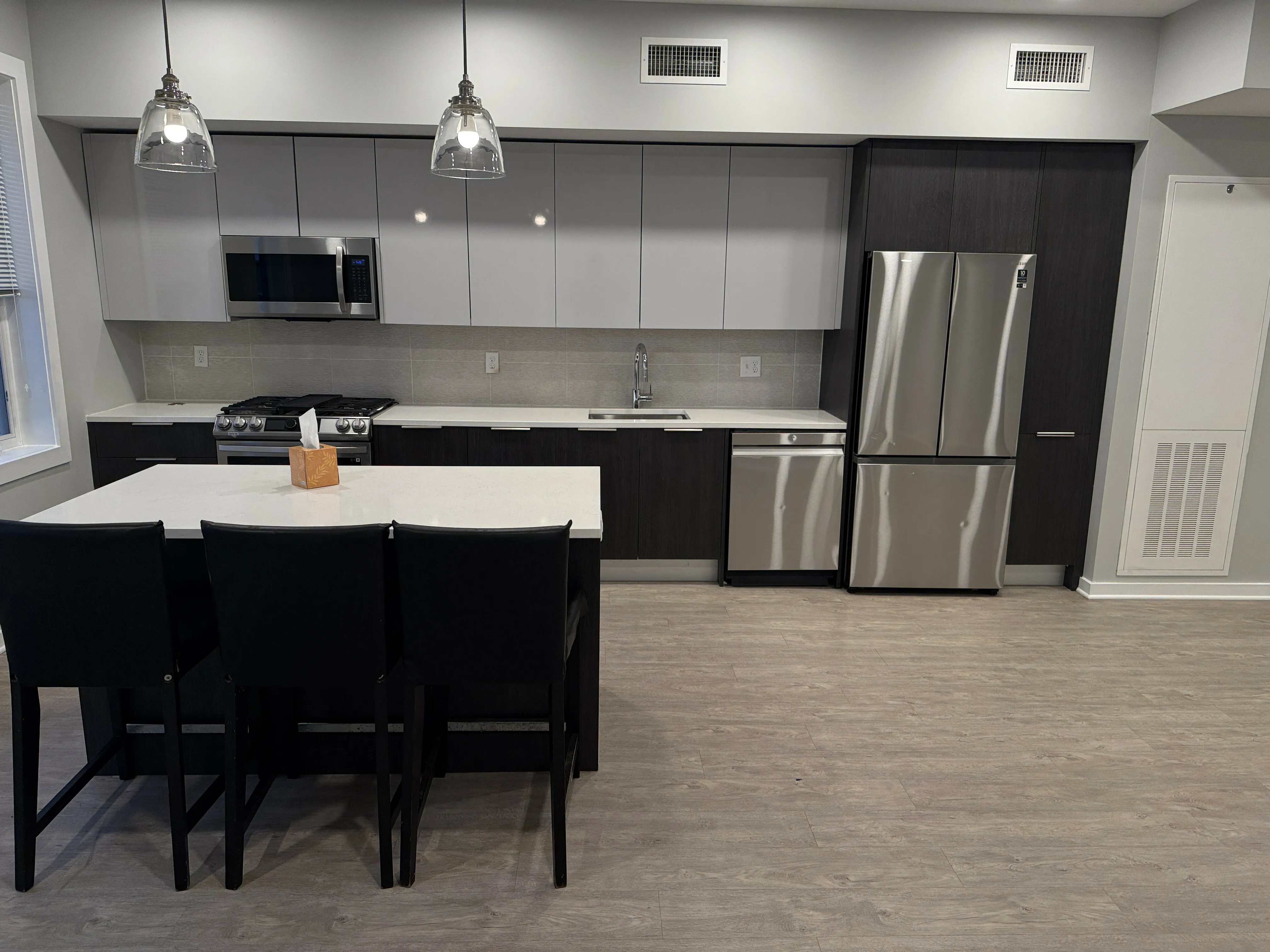 2 bed, 2 bath apartment for rent at 14 Ward St Unit 303, Ward Two — photo 3 of 36