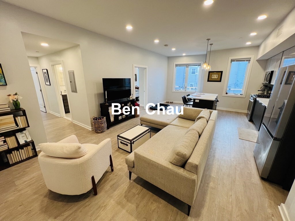 2 bed, 2 bath apartment for rent at 14 Ward St Unit 306B, Ward Two — photo 2 of 12