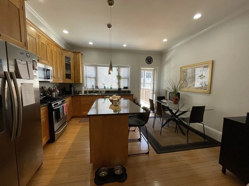 2 bed, 2 bath apartment for rent at 14 Wellington St Unit 1, South End — photo 3 of 14