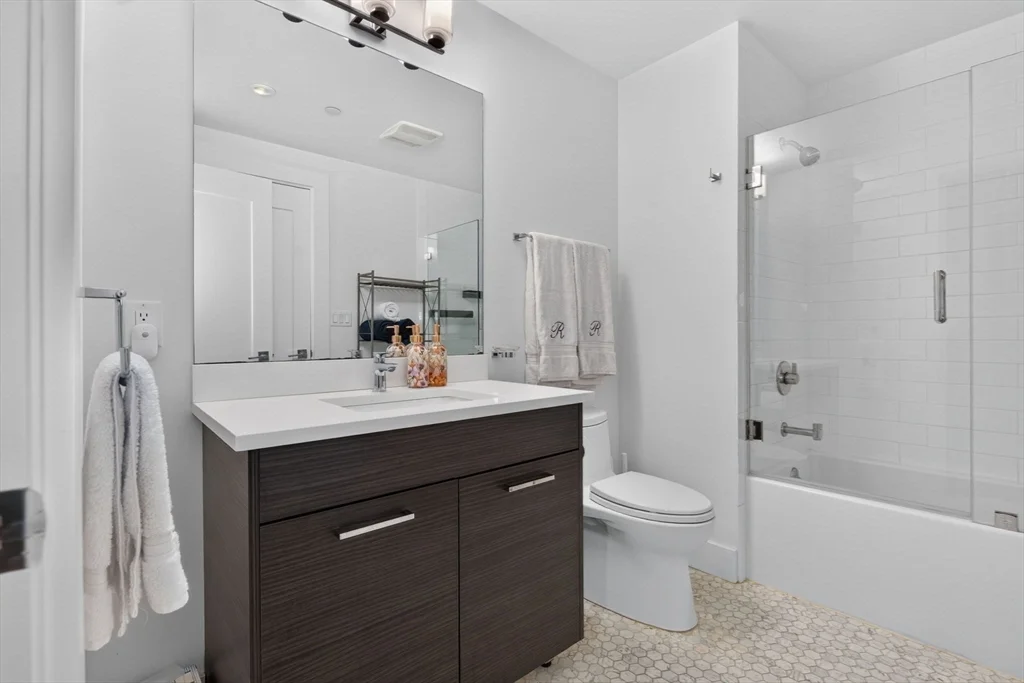 2 bed, 2 bath apartment for rent at 14 West Broadway Unit 307, South Boston — photo 24 of 36