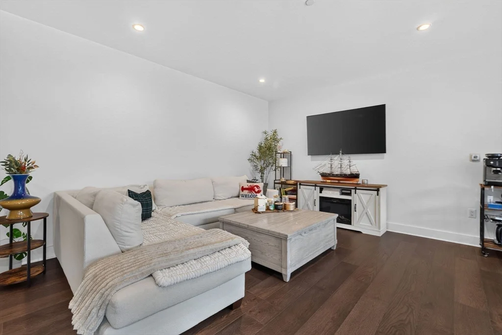 2 bed, 2 bath apartment for rent at 14 West Broadway Unit 307, South Boston — photo 13 of 36