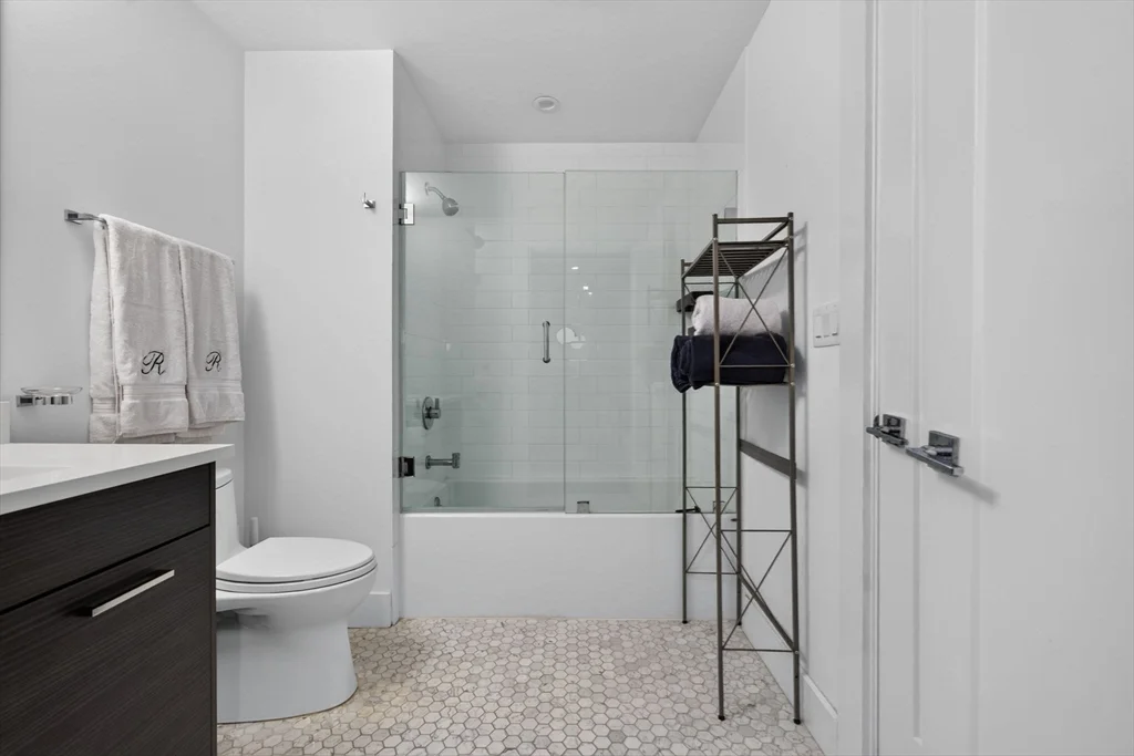 2 bed, 2 bath apartment for rent at 14 West Broadway Unit 307, South Boston — photo 25 of 36