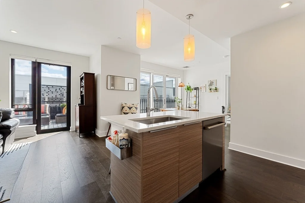 2 bed, 2 bath apartment for rent at 14 West Broadway Unit 705, South Boston — photo 3 of 20