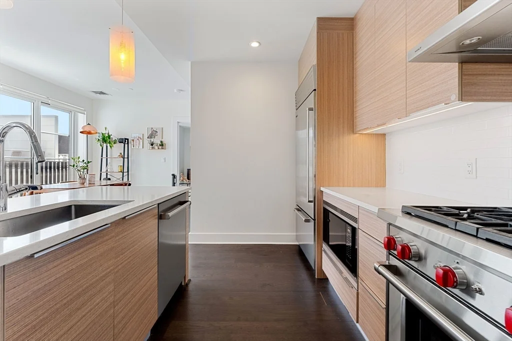 2 bed, 2 bath apartment for rent at 14 West Broadway Unit 705, South Boston — photo 2 of 20