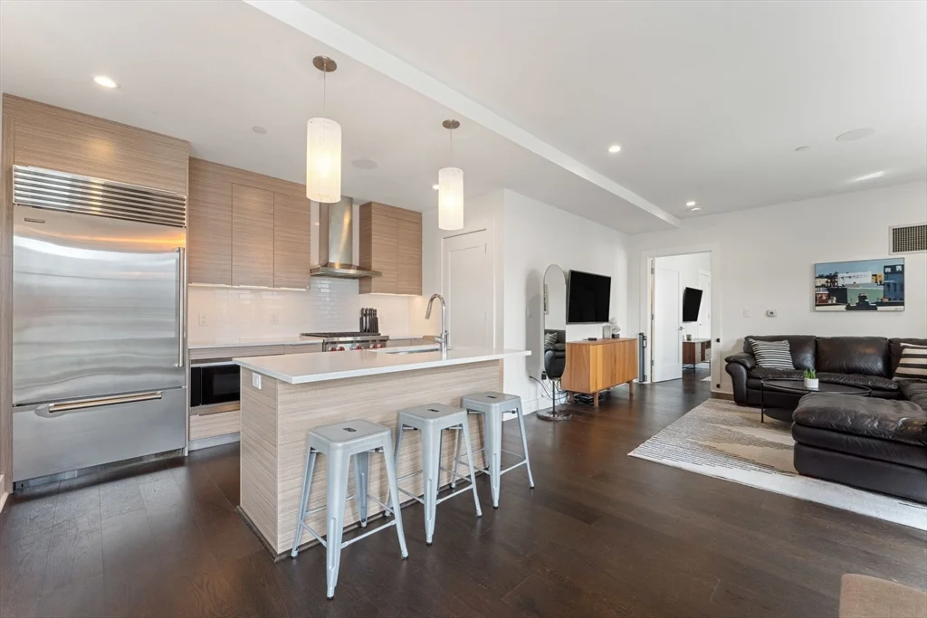 2 bed, 2 bath apartment for rent at 14 West Broadway Unit 705, South Boston — photo 4 of 20