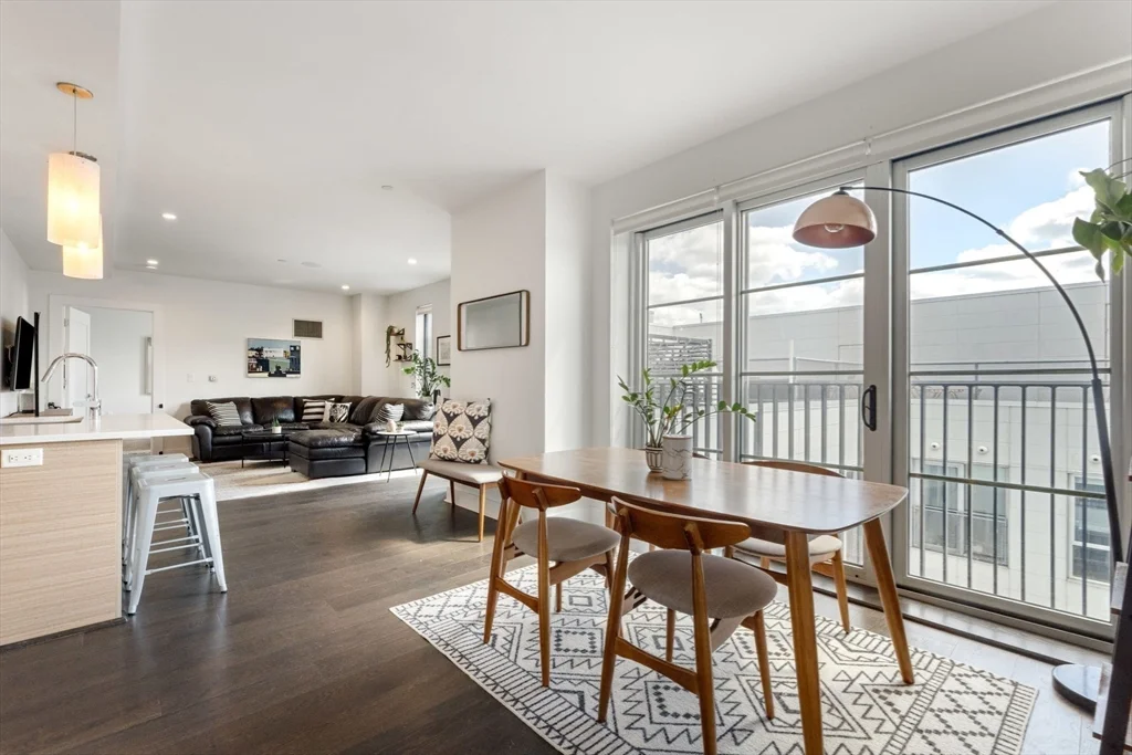 2 bed, 2 bath apartment for rent at 14 West Broadway Unit 705, South Boston — photo 5 of 20