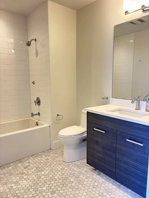 2 bed, 2 bath apartment for rent at 14 West Broadway Unit 803, South Boston — photo 7 of 8