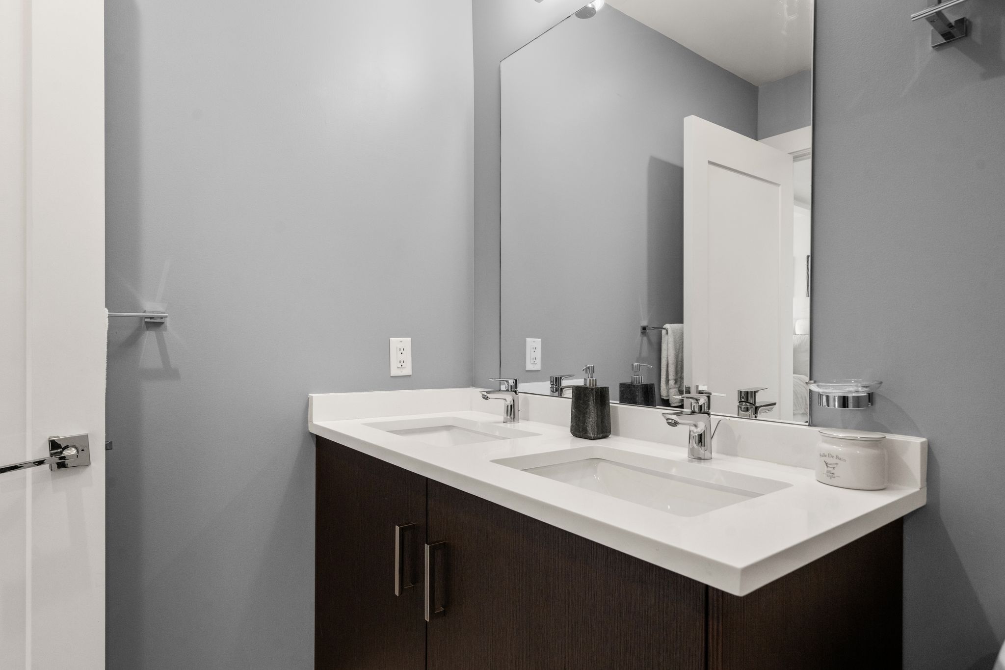 4 bed, 3.5 bath apartment for rent at 14 West Broadway Unit 9O3, South Boston — photo 39 of 50