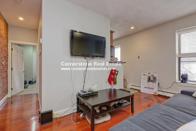 2 bed, 1 bath apartment for rent at 14 Westland Ave Unit 6, Fenway — photo 4 of 18