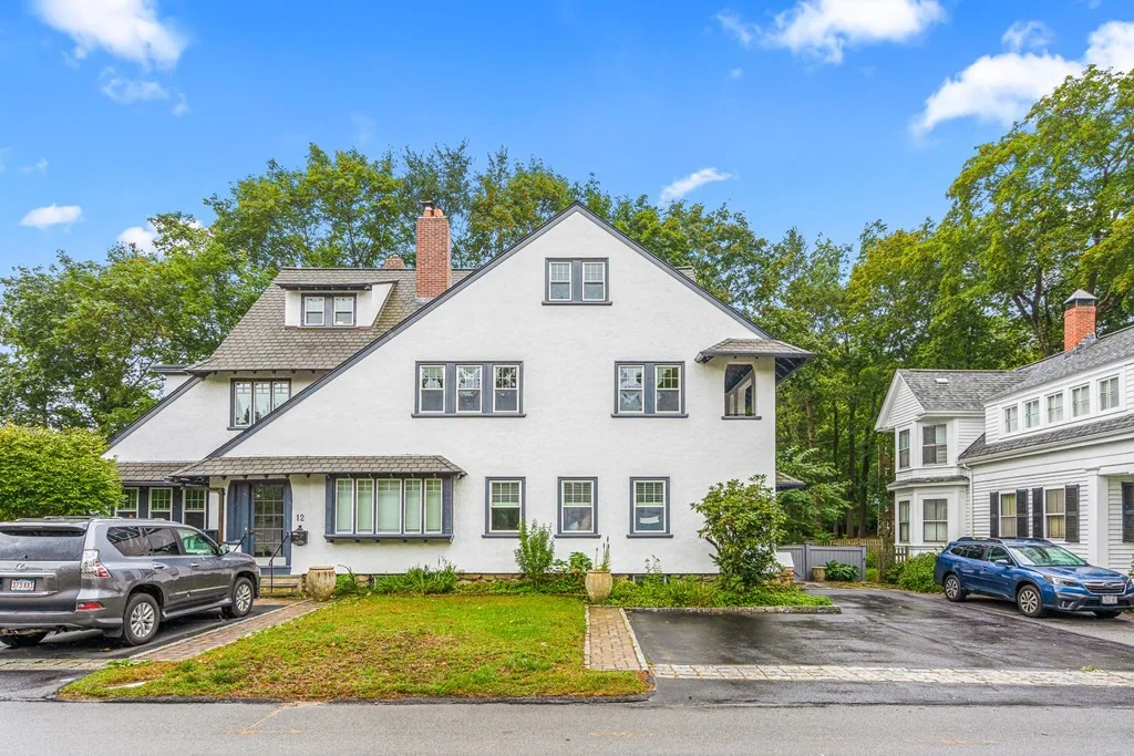 4 bed, 3 bath apartment for rent at 14 Weston Rd Unit 2, Wellesley — photo 1 of 23