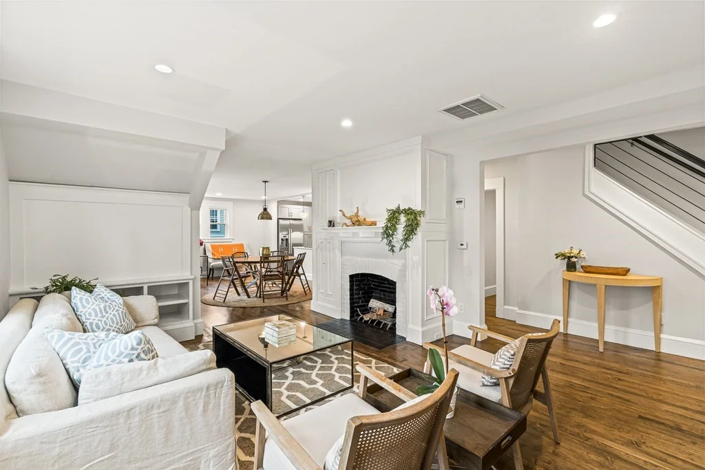 4 bed, 3 bath apartment for rent at 14 Weston Rd Unit 2, Wellesley — photo 4 of 23
