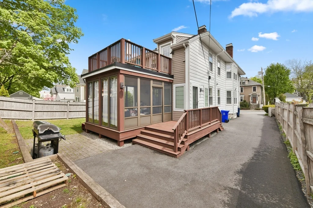 3 bed, 1 bath apartment for rent at 14 Westover St Unit 2, West Roxbury — photo 24 of 25