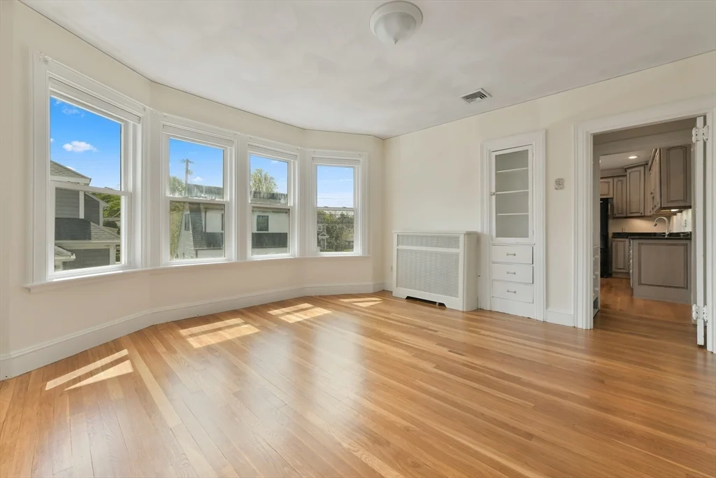 3 bed, 1 bath apartment for rent at 14 Westover St Unit 2, West Roxbury — photo 3 of 25