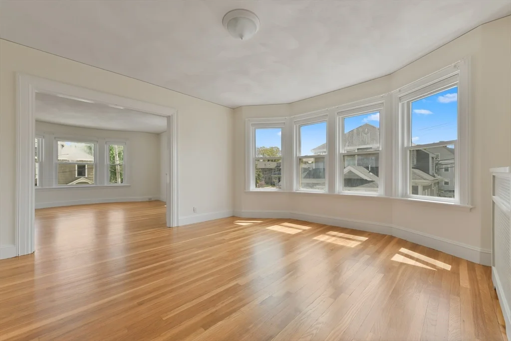 3 bed, 1 bath apartment for rent at 14 Westover St Unit 2, West Roxbury — photo 5 of 25