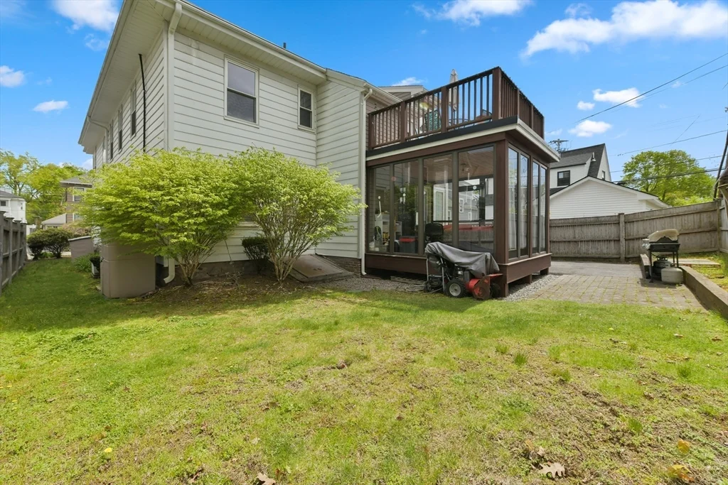 3 bed, 1 bath apartment for rent at 14 Westover St Unit 2, West Roxbury — photo 10 of 25
