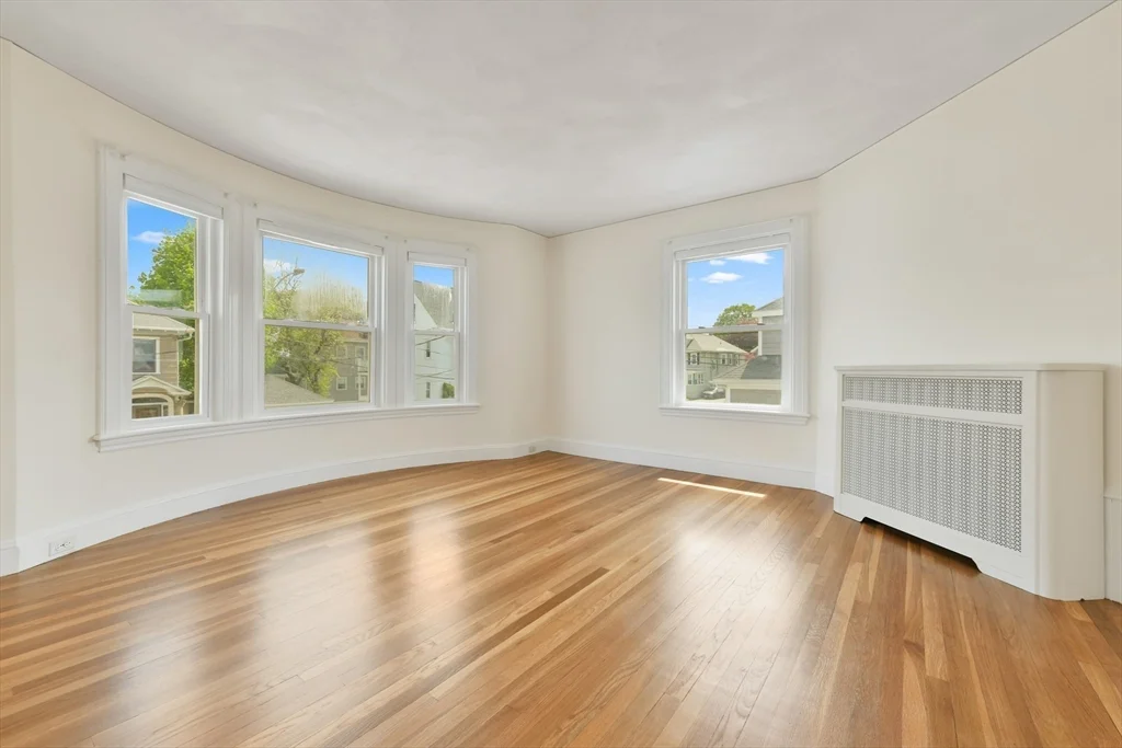 3 bed, 1 bath apartment for rent at 14 Westover St Unit 2, West Roxbury — photo 4 of 25