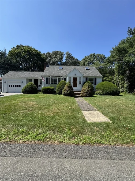 3 bed, 1 bath apartment for rent at 14 White Rd Unit 0, Braintree — photo 1 of 12