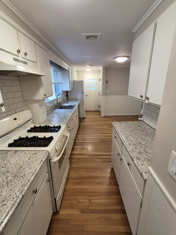 2 bed, 1 bath apartment for rent at 14 Wildwood Ave Unit 1, Arlington — photo 8 of 16