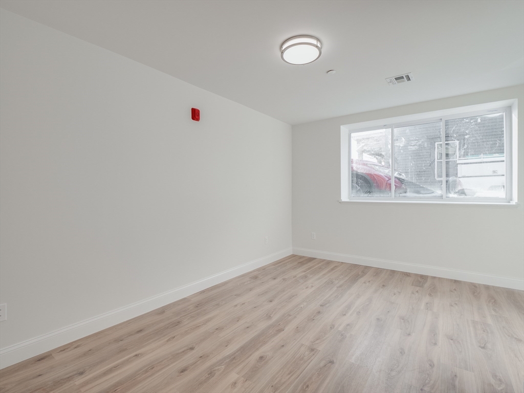 2 bed, 1 bath apartment for rent at 14 William St Unit 1, Worcester — photo 5 of 21