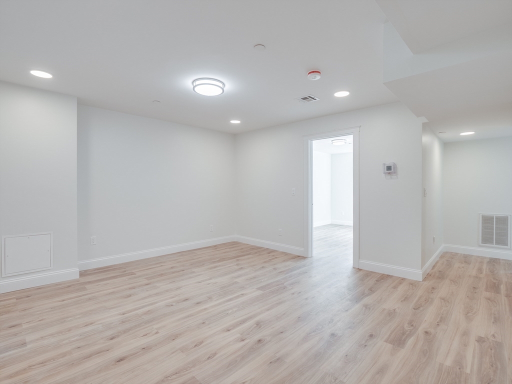 2 bed, 1 bath apartment for rent at 14 William St Unit 1, Worcester — photo 12 of 21