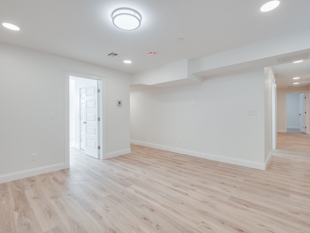 2 bed, 1 bath apartment for rent at 14 William St Unit 1, Worcester — photo 11 of 21