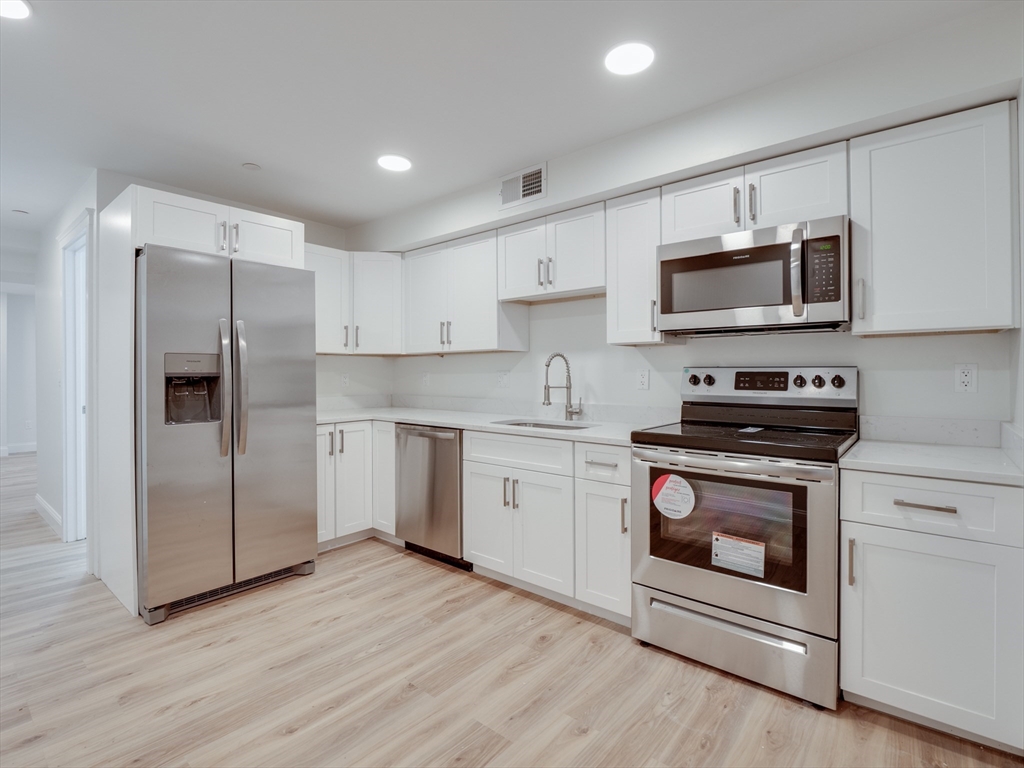2 bed, 1 bath apartment for rent at 14 William St Unit 1, Worcester