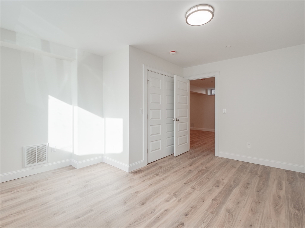 2 bed, 1 bath apartment for rent at 14 William St Unit 1, Worcester — photo 7 of 21