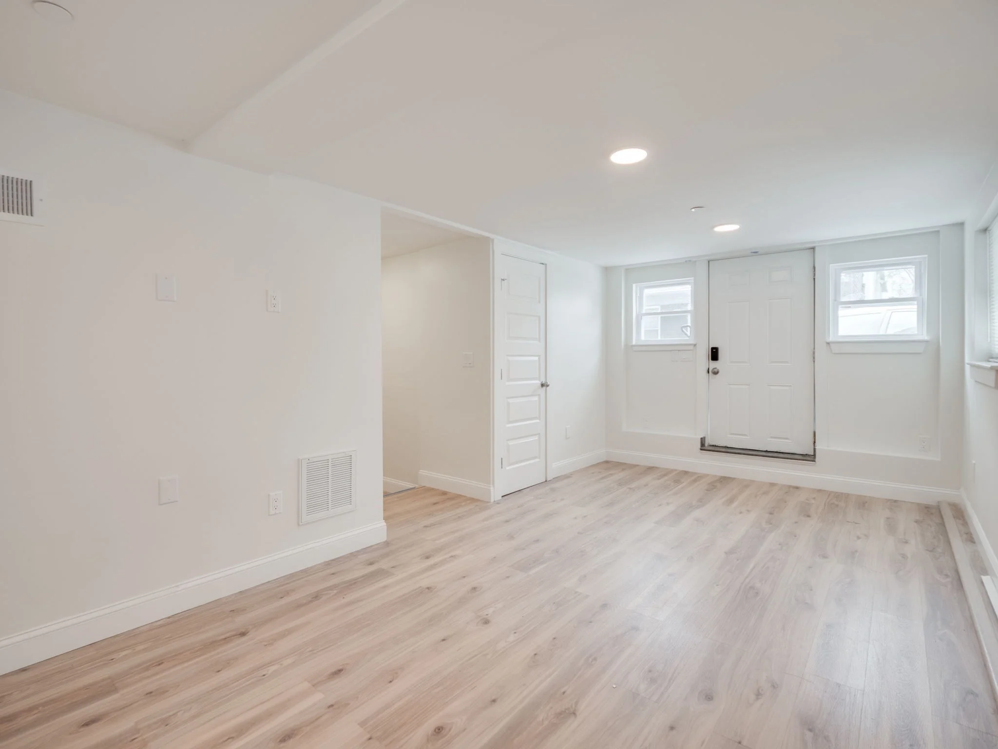 2 bed, 1 bath apartment for rent at 14 William St Unit 2, Worcester — photo 14 of 18