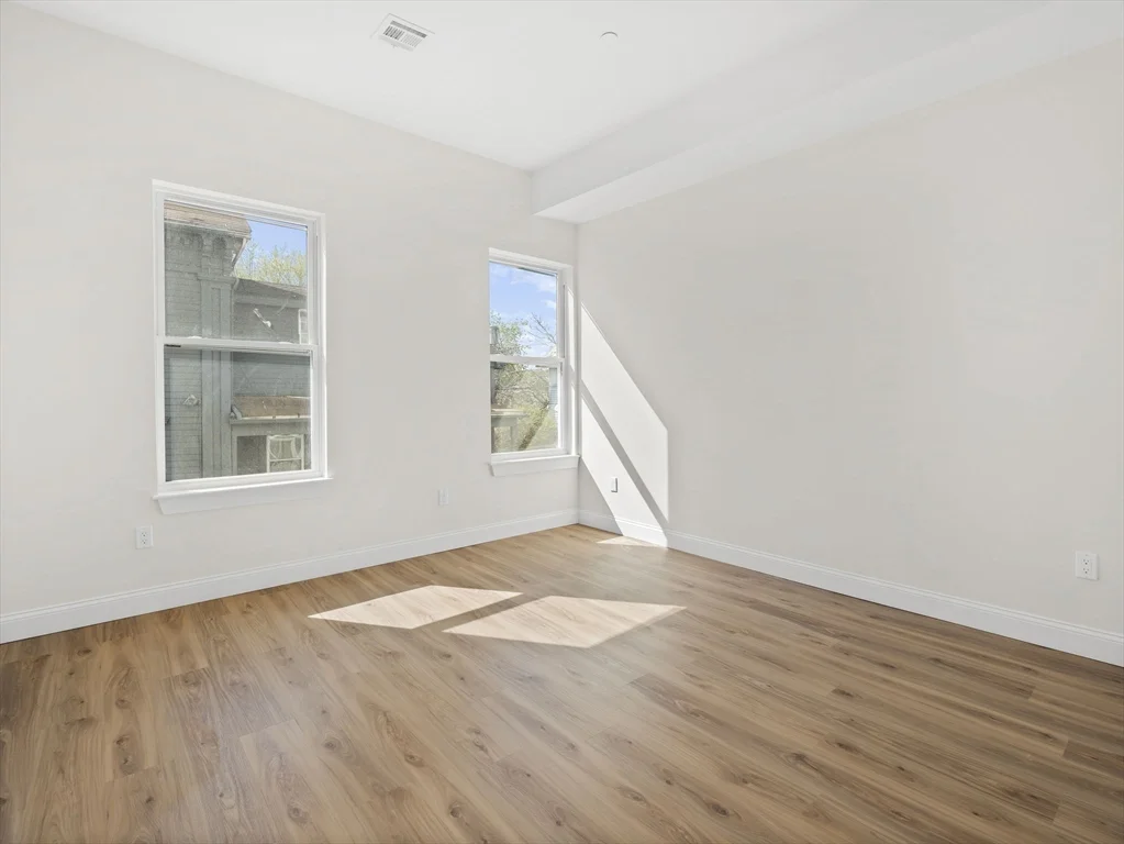 3 bed, 2 bath apartment for rent at 14 William St Unit 4, Worcester — photo 11 of 26