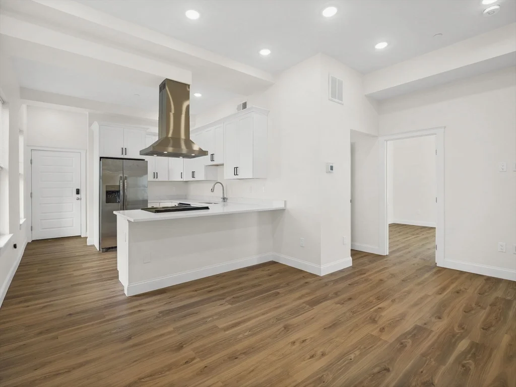 3 bed, 2 bath apartment for rent at 14 William St Unit 4, Worcester — photo 6 of 26
