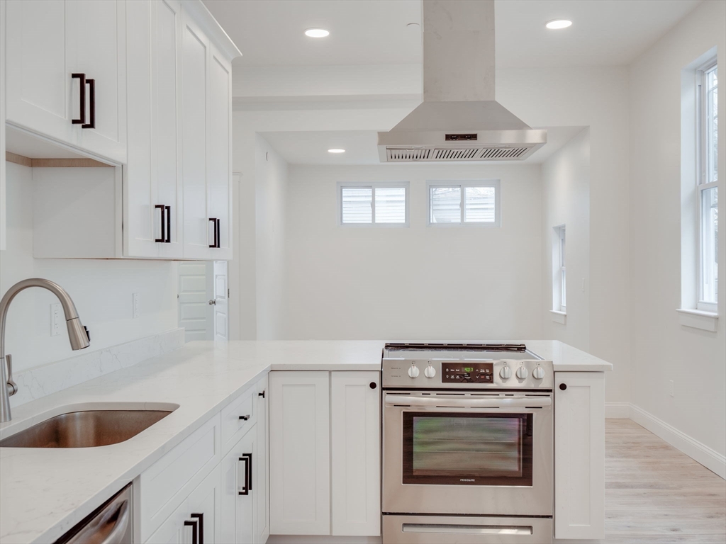 3 bed, 2 bath apartment for rent at 14 William St Unit 6, Worcester — photo 32 of 37