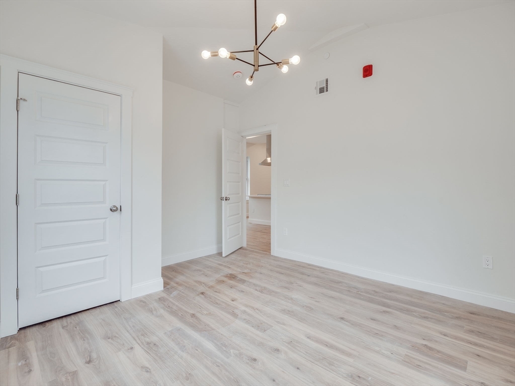 3 bed, 2 bath apartment for rent at 14 William St Unit 6, Worcester — photo 17 of 37