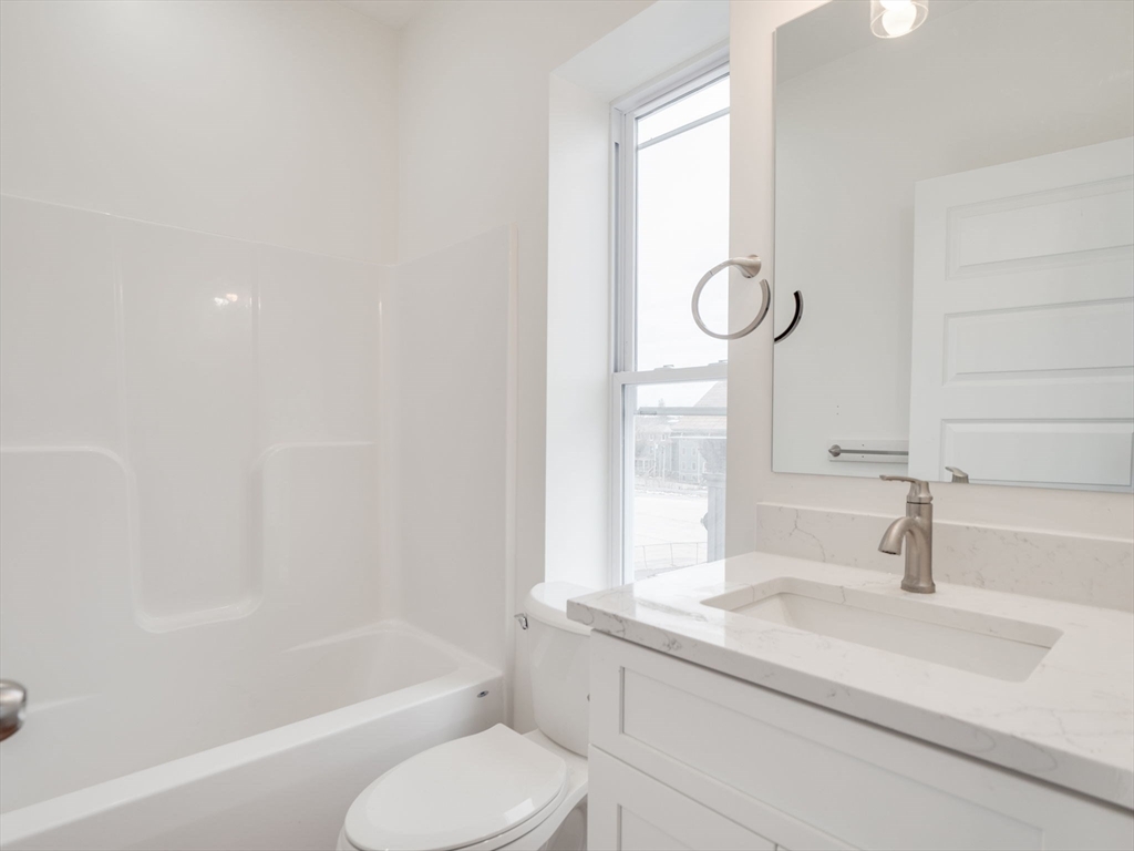 3 bed, 2 bath apartment for rent at 14 William St Unit 6, Worcester — photo 30 of 37