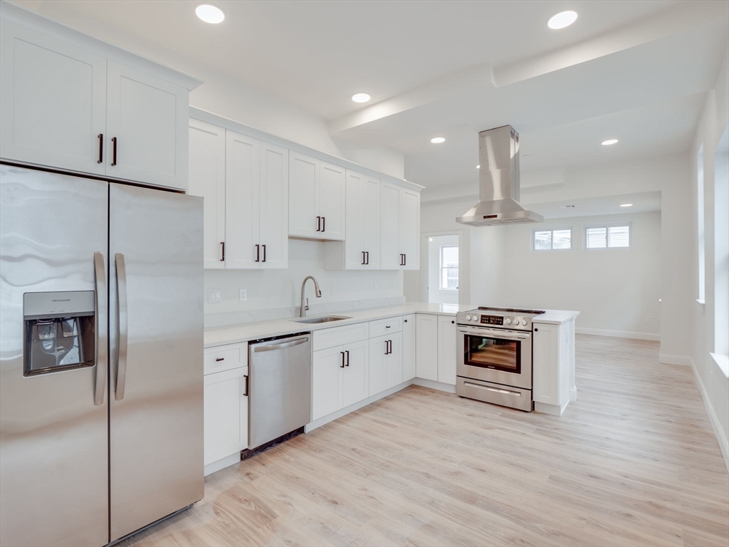 3 bed, 2 bath apartment for rent at 14 William St Unit 6, Worcester — photo 3 of 37