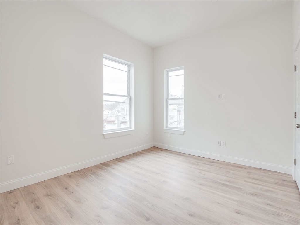 3 bed, 2 bath apartment for rent at 14 William St Unit 6, Worcester — photo 5 of 37