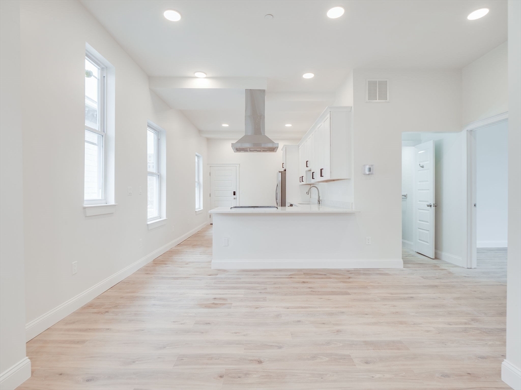 3 bed, 2 bath apartment for rent at 14 William St Unit 6, Worcester — photo 10 of 37