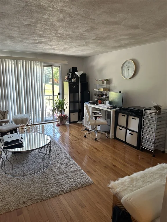 1 bed, 1 bath apartment for rent at 14 Williamsburg Ct Unit 23, Shrewsbury — photo 5 of 8