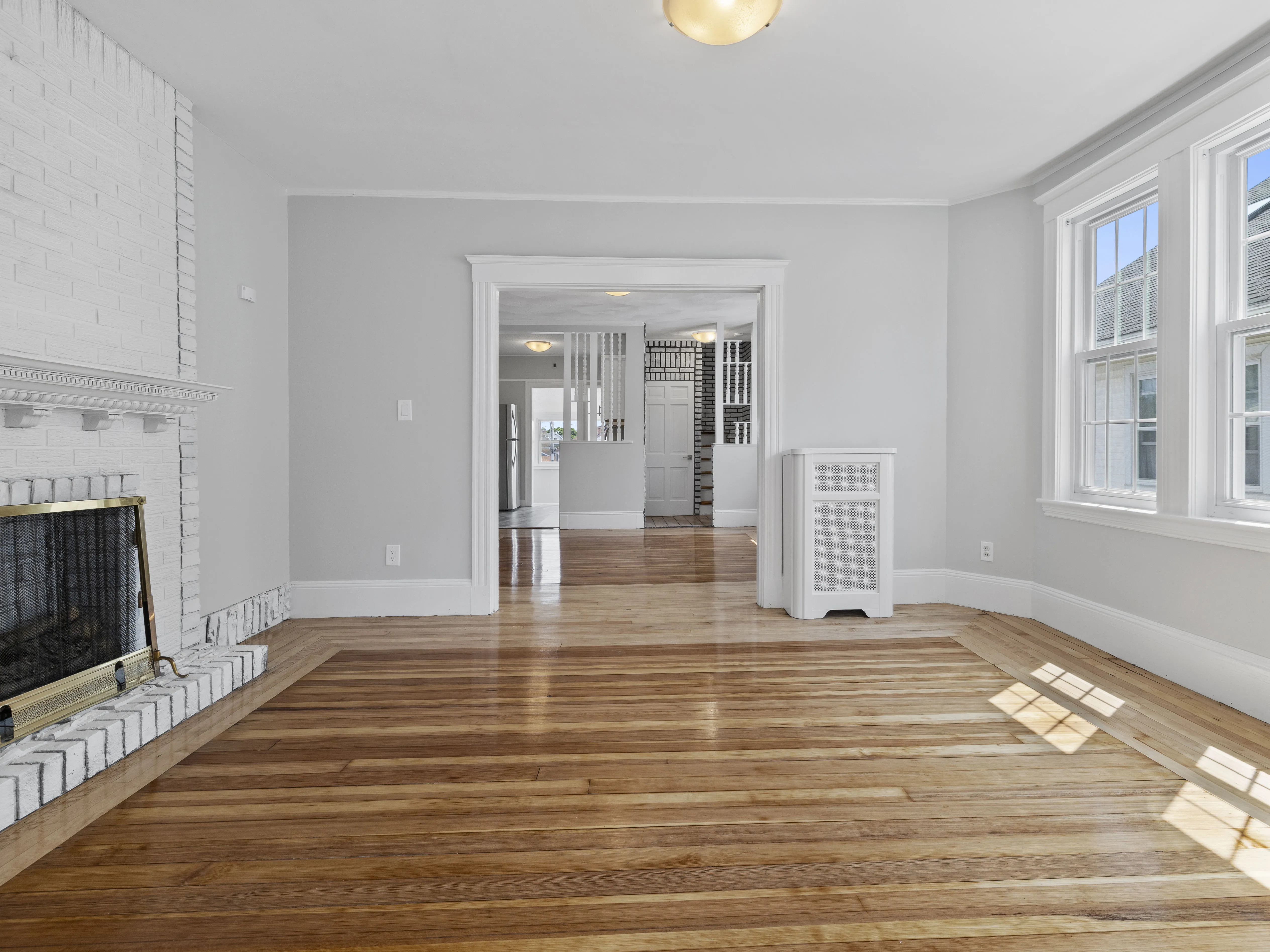 7 bed, 2 bath apartment for rent at 14 Windsor Rd Unit 2, South Medford — photo 3 of 18