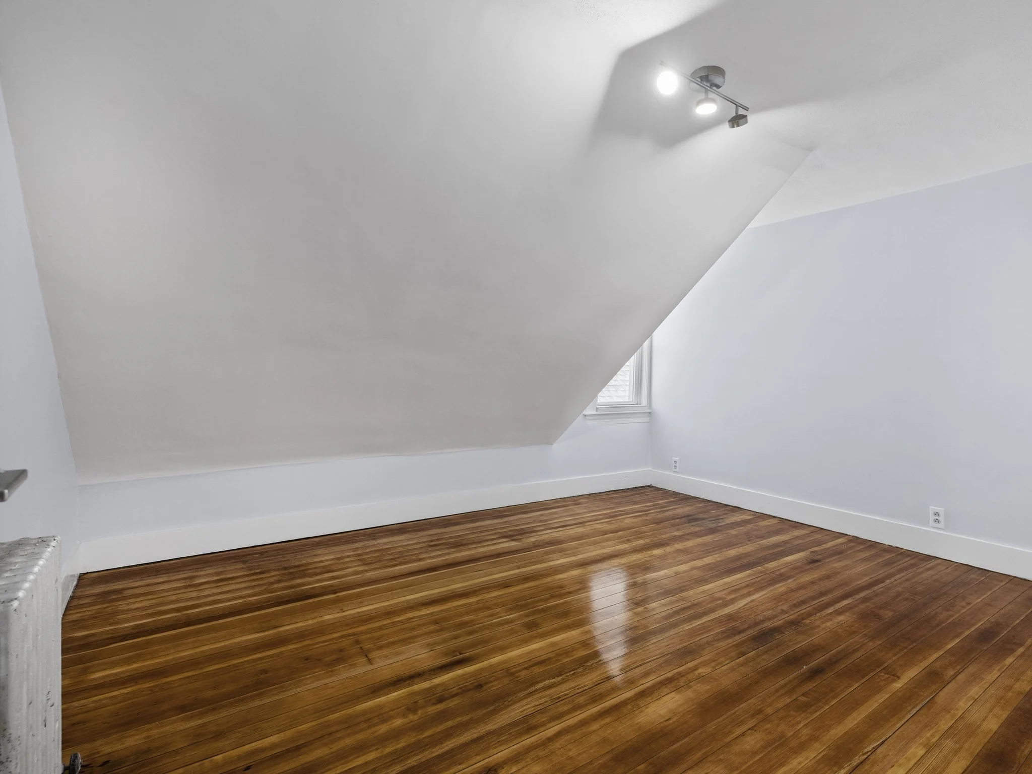 7 bed, 2 bath apartment for rent at 14 Windsor Unit 2, Tufts University — photo 8 of 27