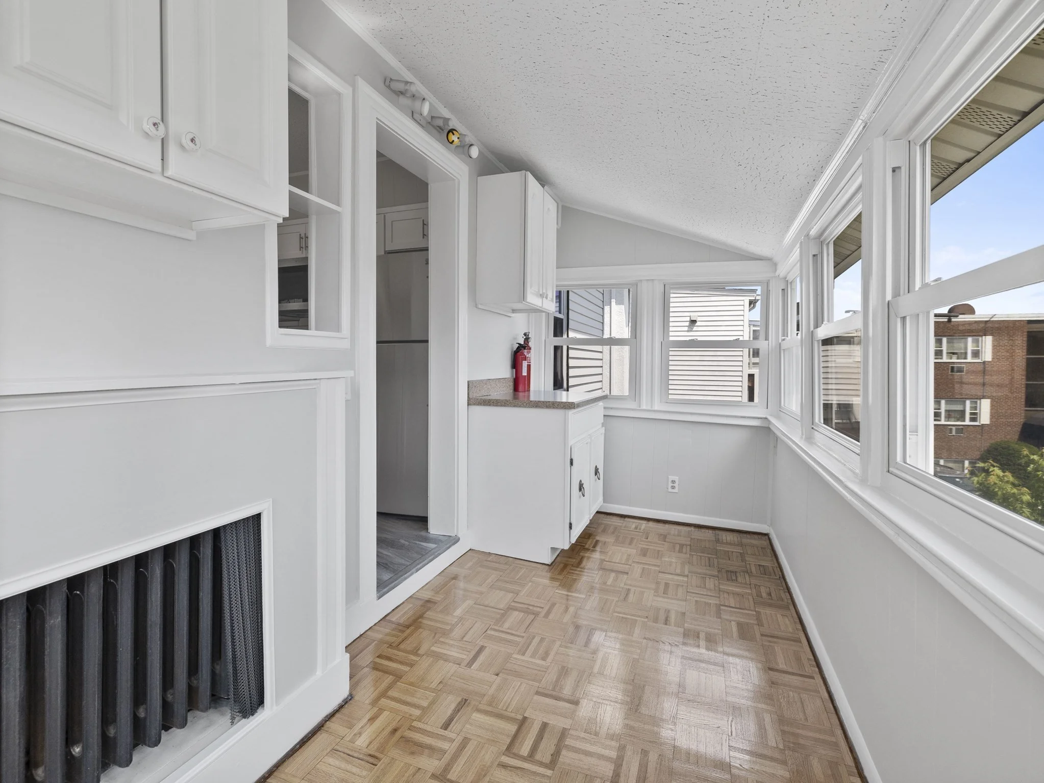 7 bed, 2 bath apartment for rent at 14 Windsor Unit 2, Tufts University — photo 18 of 27