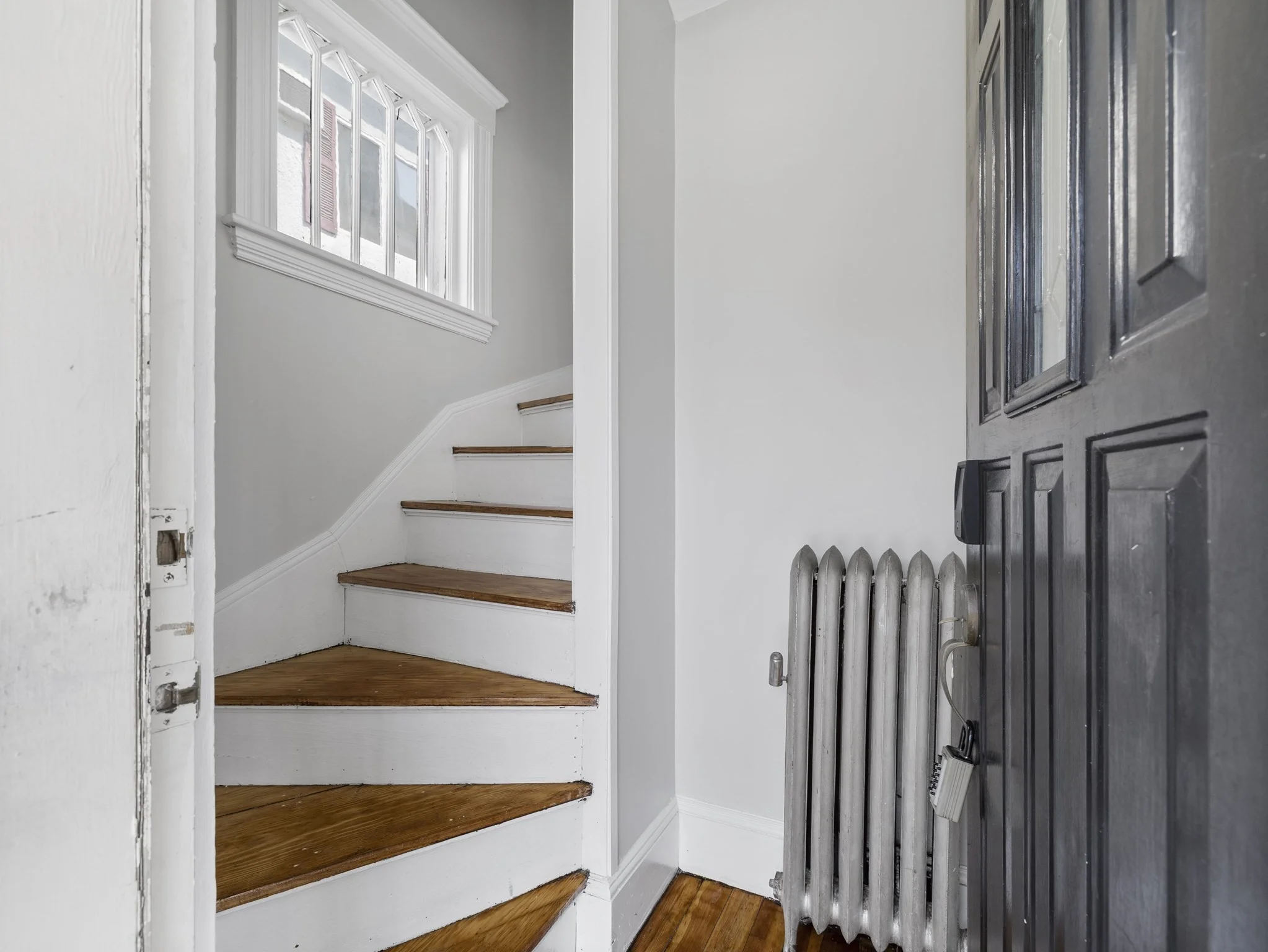 7 bed, 2 bath apartment for rent at 14 Windsor Unit 2, Tufts University — photo 23 of 27