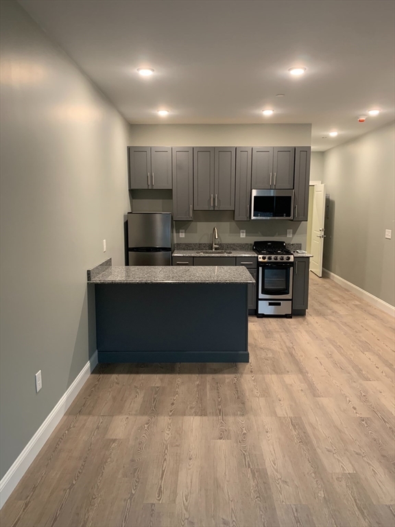 Studio bed, 1 bath apartment for rent at 14 Yeamans St Unit 1, Revere — photo 5 of 10