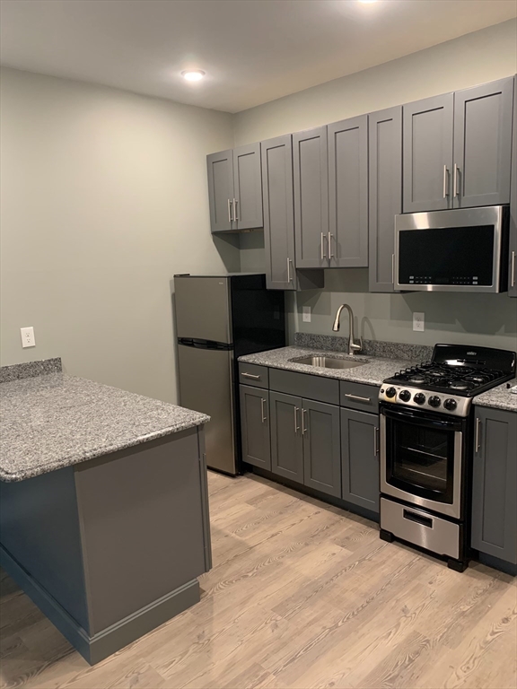 Studio bed, 1 bath apartment for rent at 14 Yeamans St Unit 1, Revere — photo 4 of 10